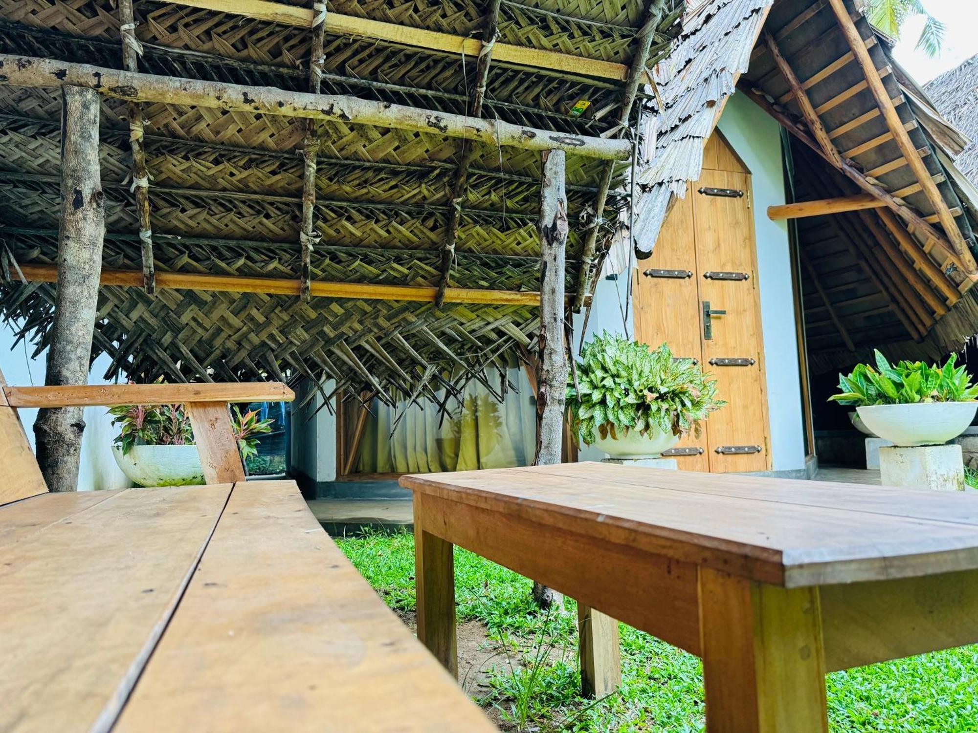 Turtle Wood Cabin Tangalle Dış mekan fotoğraf